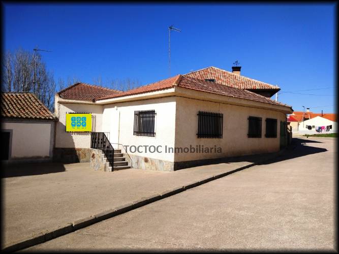 http://www.toctocinmobiliaria.es:80/imagen/imagen_crop/124973/venta-casa-otros-pueblos.jpg