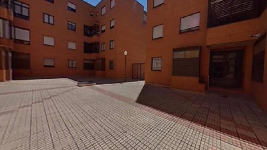 http://www.toctocinmobiliaria.es:80/imagen/imagen_crop/148081/venta-piso-tejares.jpg