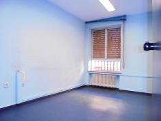 http://www.toctocinmobiliaria.es:80/imagen/imagen/126676/alquiler-oficina-centro.jpg