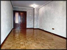 http://www.toctocinmobiliaria.es:80/imagen/imagen/128353/venta-piso-salas-bajas-lasalle.jpg