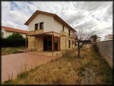 http://www.toctocinmobiliaria.es:80/imagen/imagen/129644/venta-chalet-castellanos-de-moriscos.jpg
