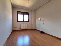 http://www.toctocinmobiliaria.es:80/imagen/imagen/130331/venta-piso-villares.jpg