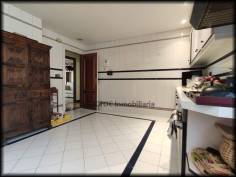 http://www.toctocinmobiliaria.es:80/imagen/imagen/130707/venta-piso-centro.jpg