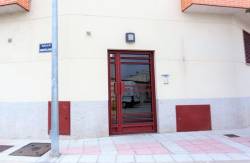 http://www.toctocinmobiliaria.es:80/imagen/imagen/132182/venta-piso-calvarrasa.jpg