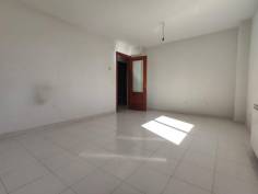 http://www.toctocinmobiliaria.es:80/imagen/imagen/132728/venta-piso-tejares.jpg