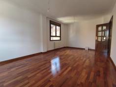 http://www.toctocinmobiliaria.es:80/imagen/imagen/135984/venta-piso-santa-marta.jpg