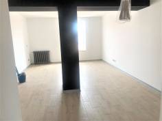 http://www.toctocinmobiliaria.es:80/imagen/imagen/136704/venta-piso-centro.jpg