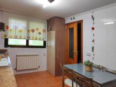 http://www.toctocinmobiliaria.es:80/imagen/imagen/147129/venta-chalet-adosado-zurguen.jpg