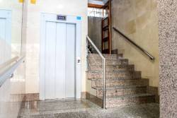 http://www.toctocinmobiliaria.es:80/imagen/imagen/147222/venta-piso-centro.jpg