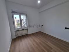 http://www.toctocinmobiliaria.es:80/imagen/imagen/150557/venta-piso-comuneros-rollo.jpg