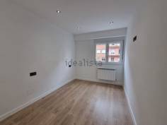 http://www.toctocinmobiliaria.es:80/imagen/imagen/150589/venta-piso-comuneros-rollo.jpg