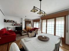 http://www.toctocinmobiliaria.es:80/imagen/imagen/150697/venta-chalet-adosado-vistahermosa.jpg