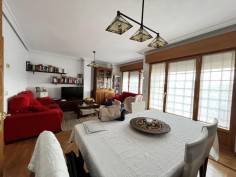 http://www.toctocinmobiliaria.es:80/imagen/imagen/150698/venta-chalet-adosado-vistahermosa.jpg