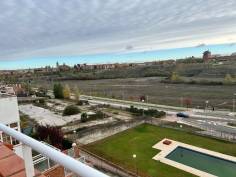 http://www.toctocinmobiliaria.es:80/imagen/imagen/150705/venta-chalet-adosado-vistahermosa.jpg