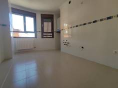 http://www.toctocinmobiliaria.es:80/imagen/imagen/151028/venta-piso-santa-marta.jpg