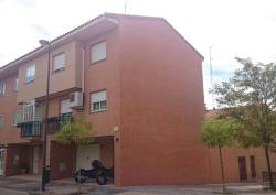 http://www.toctocinmobiliaria.es:80/imagen/imagen/54787/venta-chalet-adosado-alto-rollo.jpg